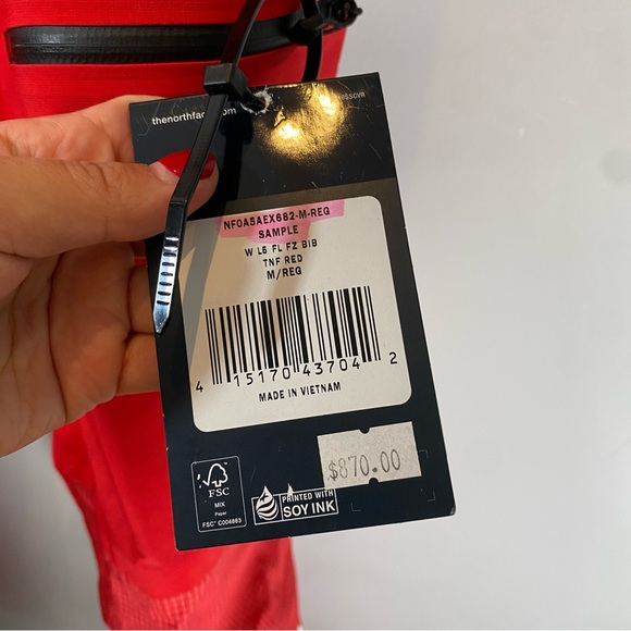 NEW North Face Womens Bibbed Snowpants Size M - Picture 4 of 10